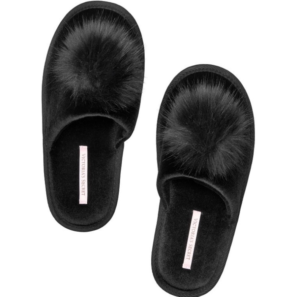 New Victoria Secret Pom Slippers black